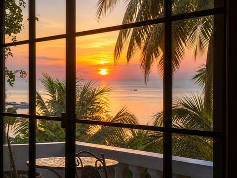 Patio, Day, Natural landscape, Garden, View (from property/room), Balcony/Terrace, Beach, Sea view, Sunset