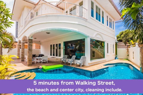 Property building, Facade/entrance, View (from property/room), Other, Decorative detail, Garden view, Pool view
