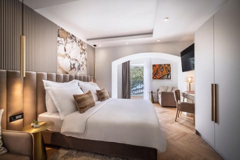 View (from property/room), Sea view, Street view