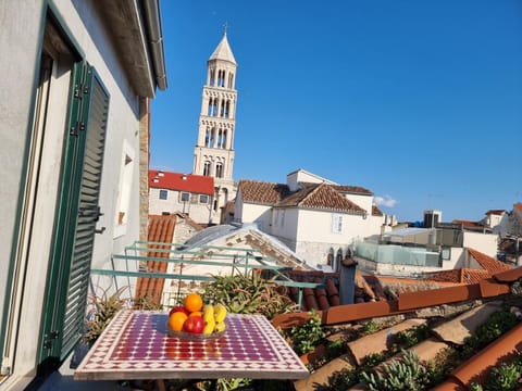 Property building, View (from property/room), Balcony/Terrace, Balcony/Terrace
