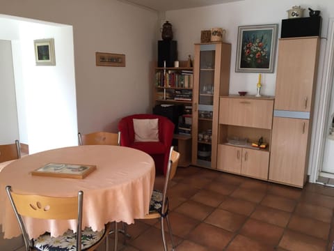 Photo of the whole room, Dining area