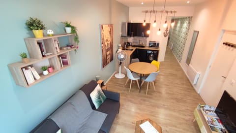 Living room, Dining area