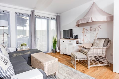 Living room, Photo of the whole room