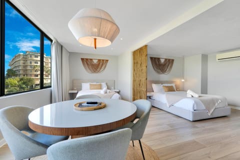 Living room, Photo of the whole room, Seating area, Bedroom