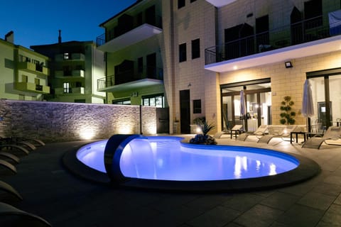 Property building, Swimming pool