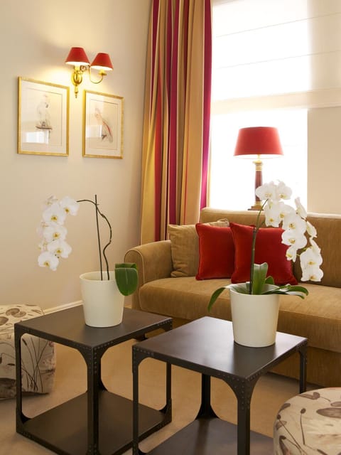 Decorative detail, Seating area