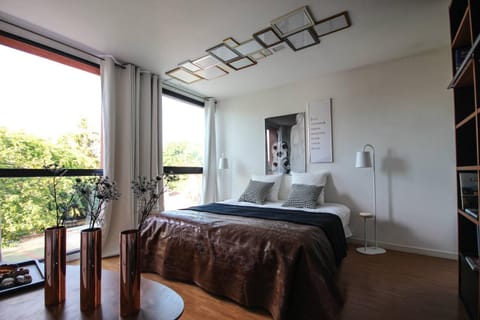 Photo of the whole room, Bedroom, Swimming pool, Breakfast