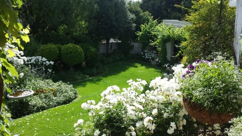 Three Oaks Bed and Breakfast in Cape Town