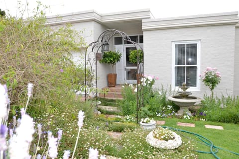 Three Oaks Bed and Breakfast in Cape Town