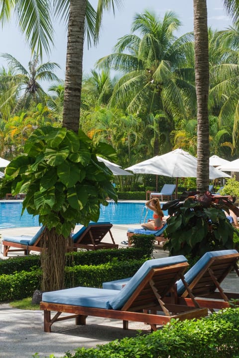 Swimming pool, Swimming pool