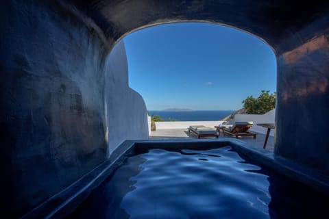 Property building, Patio, Day, Natural landscape, Summer, Hot Tub, View (from property/room), Balcony/Terrace, Sea view, sunbed