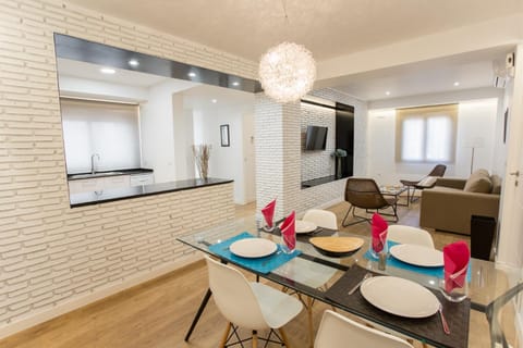 TV and multimedia, Kitchen or kitchenette, Living room, Dining area