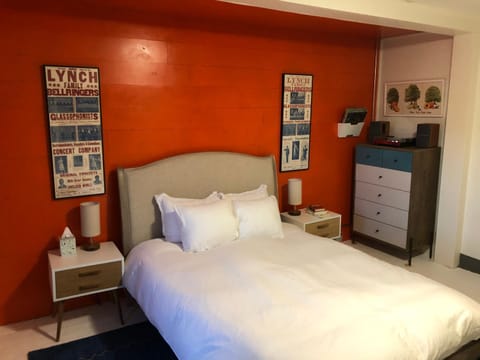 The Deers Head Inn Tavern Inn in Elizabethtown