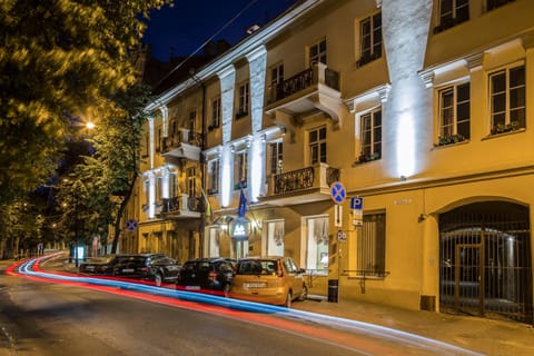 Property building, Street view