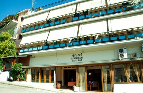 Facade/entrance