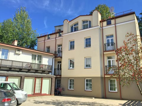 Property building, Day