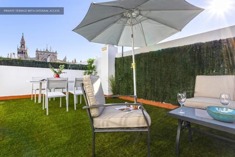 Spring, Day, Living room, Seating area, Dining area