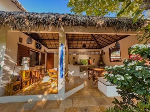 Property building, Patio, Day, Garden, Balcony/Terrace, Dining area, Garden view