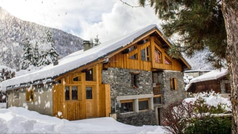 Property building, Facade/entrance, Winter
