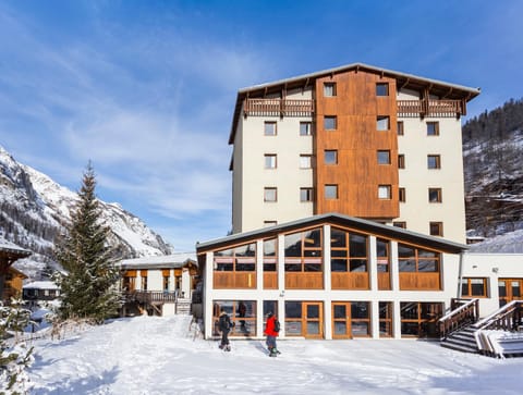 Property building, Winter