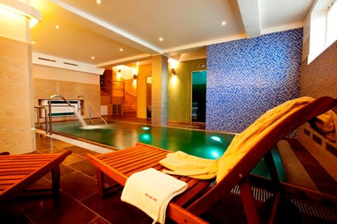 Swimming pool, Swimming pool