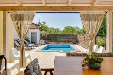 Patio, Balcony/Terrace, Pool view, Swimming pool, sunbed