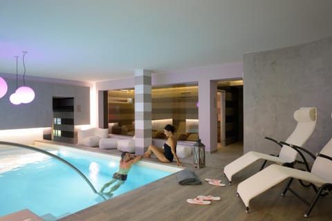 Hot Tub, Massage, Sauna, Spa and wellness centre/facilities, Swimming pool