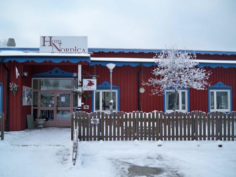 Facade/entrance, Winter