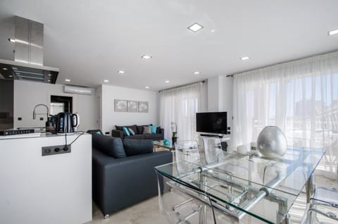 Gorgeous 170 sq.m. penthouse with sea view terraces Apartment in Benalmadena