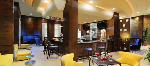 Restaurant/places to eat, Lounge or bar