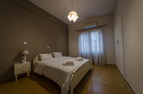 Ev Zin Dafnonas Apartment in Leonidio