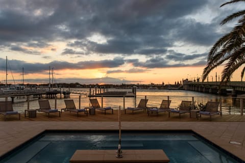 City view, River view, Swimming pool