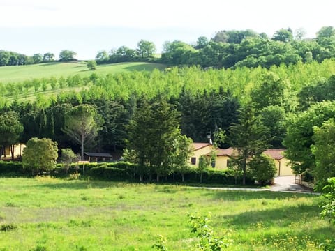Property building, Natural landscape, Landmark view, Street view