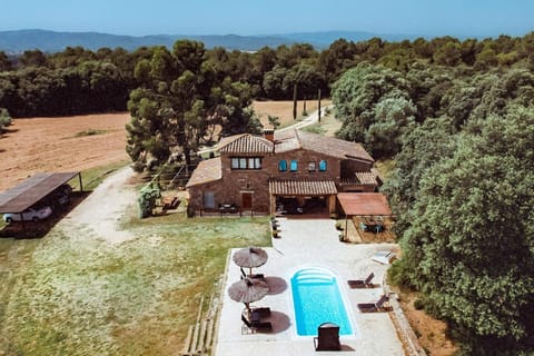 Property building, Natural landscape, Garden, Garden view, Mountain view, Pool view, Parking, sunbed