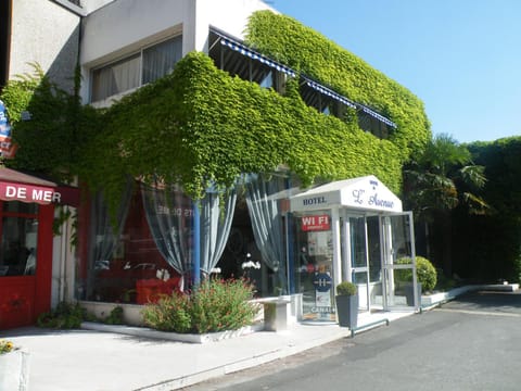 Facade/entrance, Facade/entrance