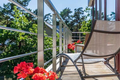 Balcony/Terrace, Garden view