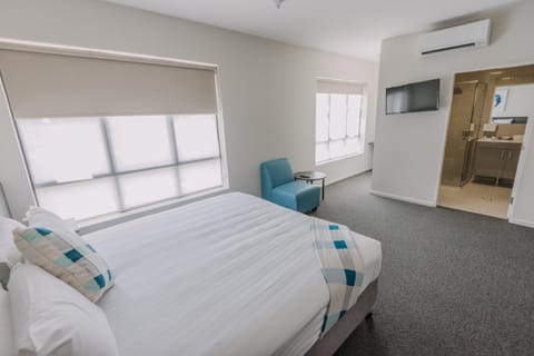 Bathroom, Living room, Photo of the whole room, Bedroom
