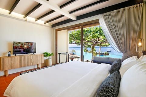 Bed, Bathroom, Sea view
