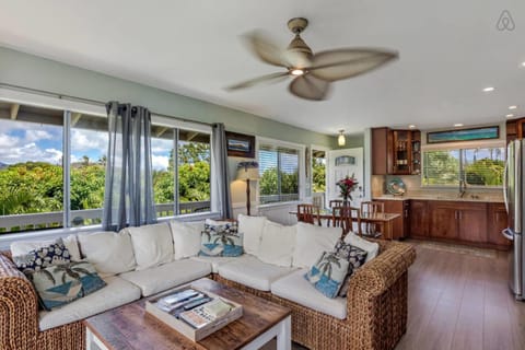 Relax at Kapakai Cottage 2-Bedroom Comfort with Full Kitchen & WD Apartment in Kailua