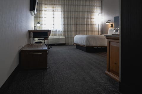 Courtyard Santa Fe Hotel in Agua Fria