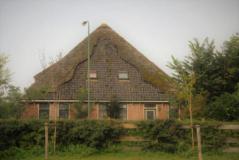 Facade/entrance, Natural landscape, Animals, Pets, Area and facilities
