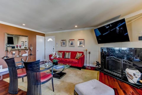 House-Canyon Dr House in Daly City