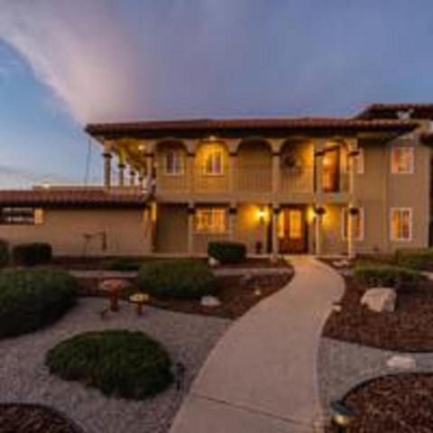 Hacienda De Suenos Villa in Paso Robles
