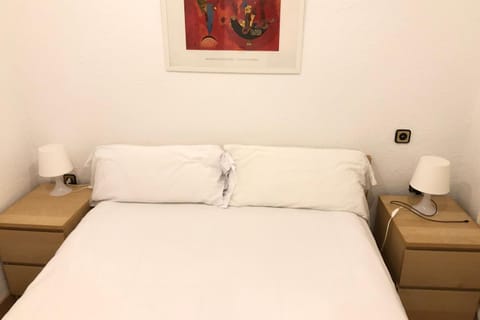 NEW! Cute apartment near metro Apartment in Barcelona