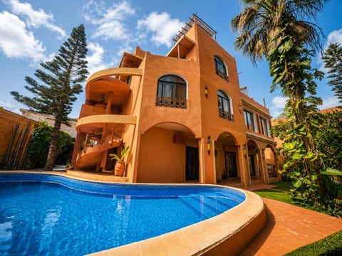 Property building, Swimming pool