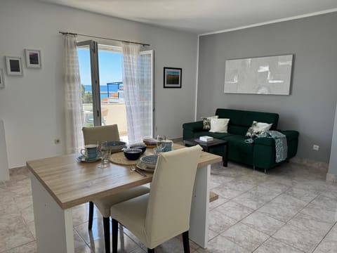 Natural landscape, Living room, Seating area, Dining area