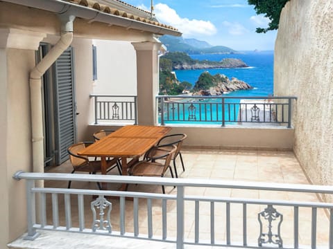 Natural landscape, Balcony/Terrace, Balcony/Terrace, Dining area, Beach, Mountain view, Pool view, Sea view