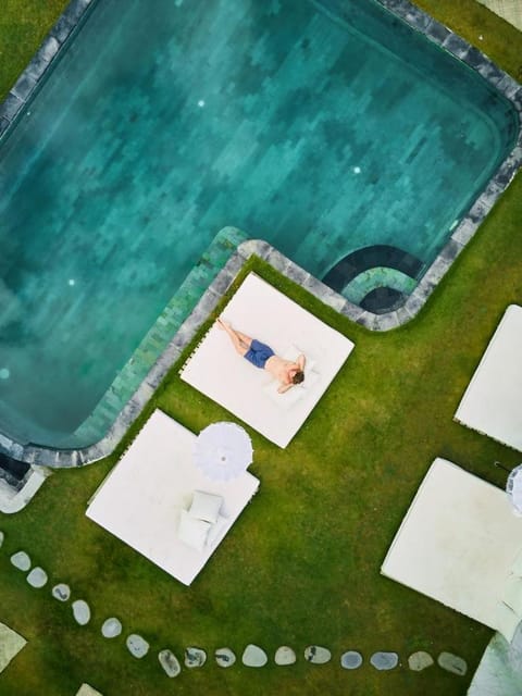 Pool view, Swimming pool, sunbed
