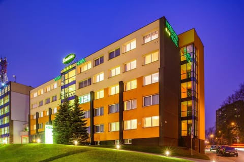 Facade/entrance, Night