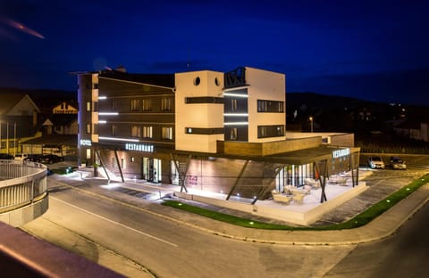 Property building, Neighbourhood